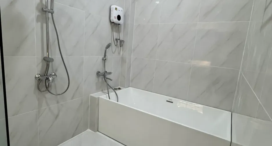 À vendre 5 chambres villa à Hang Dong, Chiang Mai