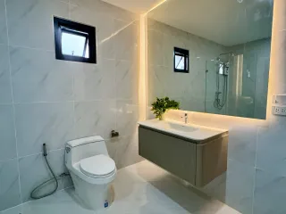 À vendre 5 chambres villa à Hang Dong, Chiang Mai