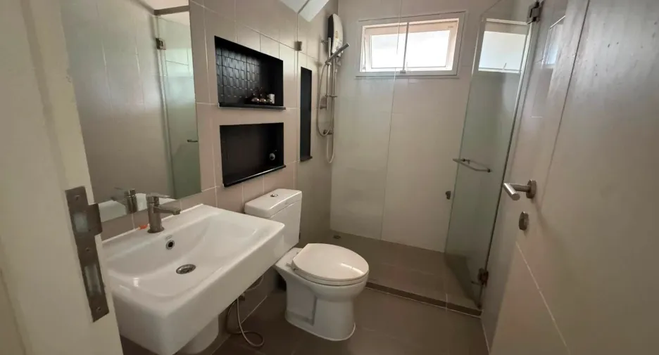 À vendre et à louer 4 chambres maison à Mae Rim, Chiang Mai