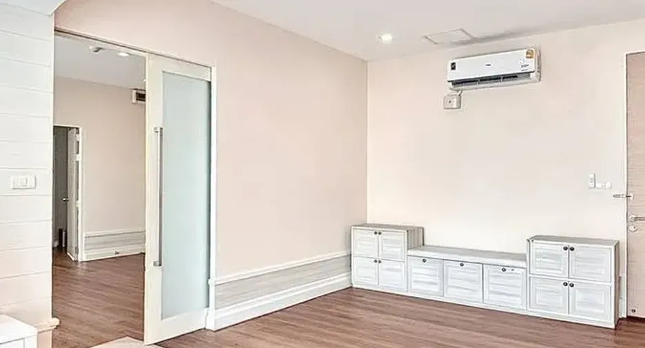 Condo en venta de 2 habitaciones en Bang Na, Bangkok