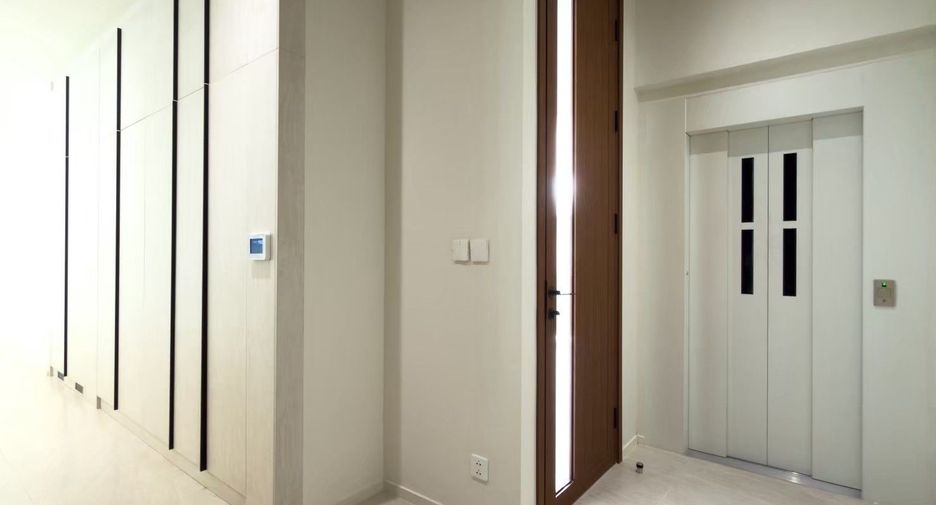 For sale 4 bedrooms house in Wang Thonglang, Bangkok