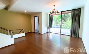For rent 4 bedrooms townhouse in Watthana, Bangkok