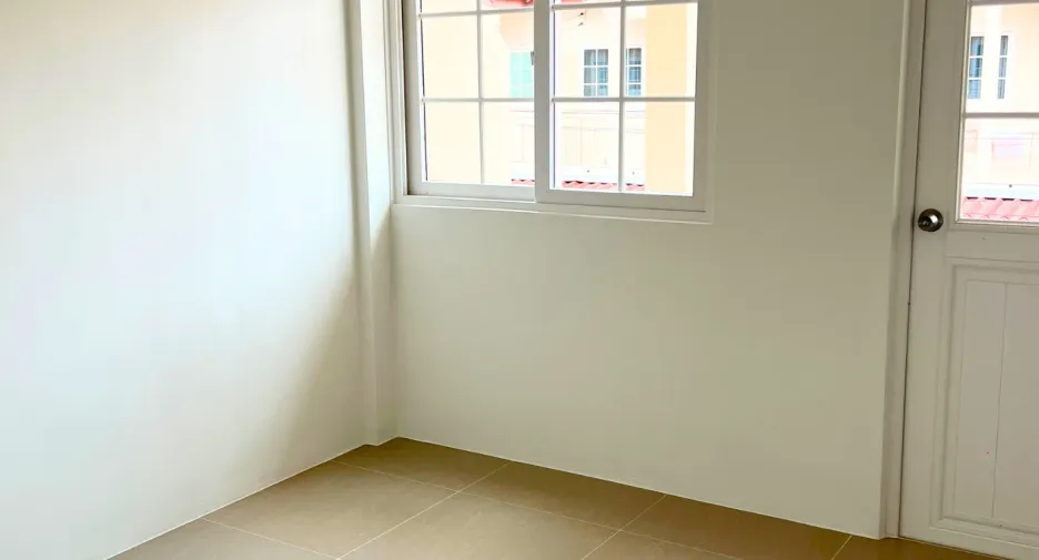 Reihenhaus zum Kauf mit 3 Zimmer in Mueang Samut Prakan, Samut Prakan