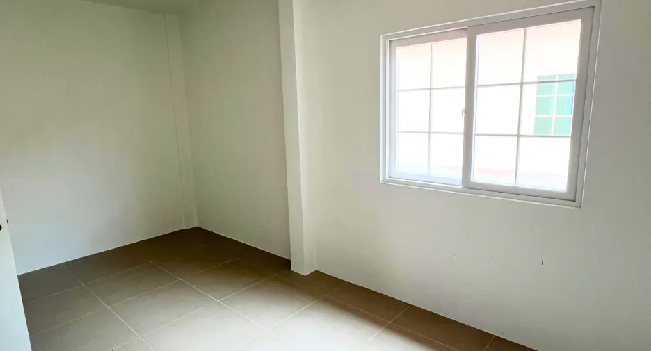 Reihenhaus zum Kauf mit 3 Zimmer in Mueang Samut Prakan, Samut Prakan