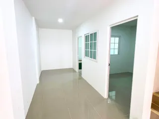 出售 3 卧室 联排别墅 在 Mueang Samut Prakan, Samut Prakan