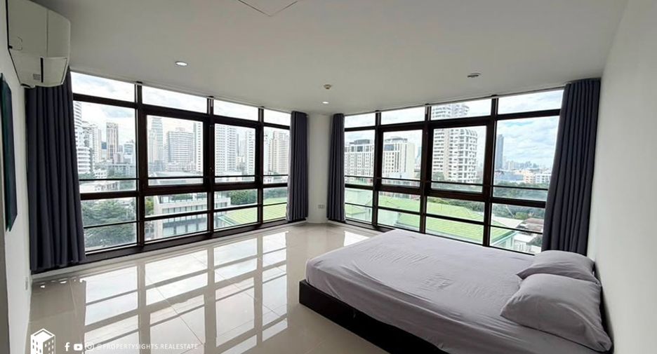 For rent 3 bedrooms condo in Watthana, Bangkok