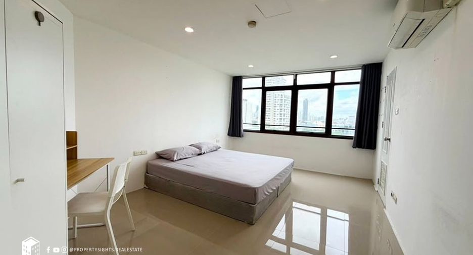 For rent 3 bedrooms condo in Watthana, Bangkok
