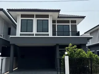 For rent 3 bedrooms house in San Kamphaeng, Chiang Mai