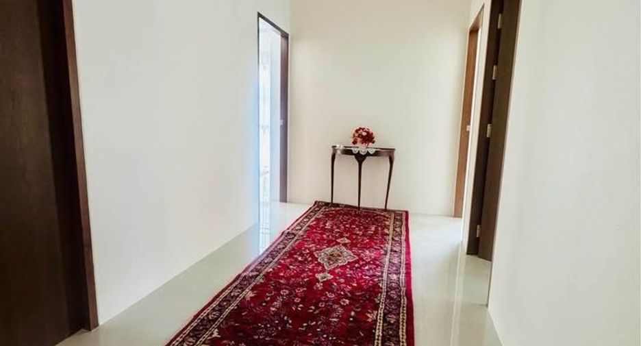 For rent 5 bedrooms house in Mueang Chiang Mai, Chiang Mai