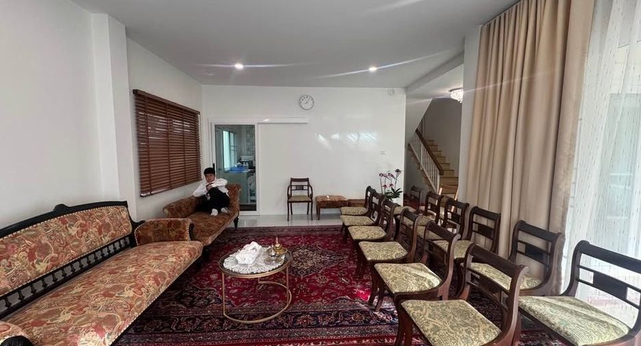 For rent 5 bedrooms house in Mueang Chiang Mai, Chiang Mai