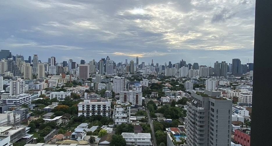 For sale 1 bed condo in Watthana, Bangkok