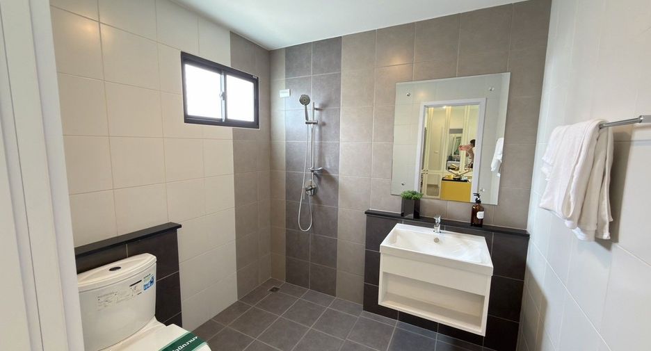 Casa en venta de 4 habitaciones en Bang Phli, Samut Prakan