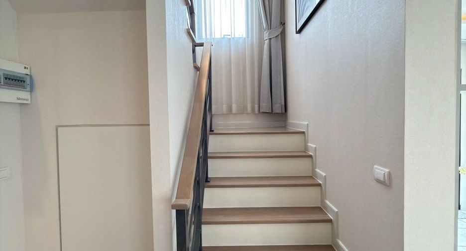 Casa en venta de 4 habitaciones en Bang Phli, Samut Prakan