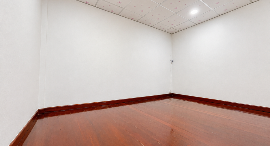 For rent 2 bedrooms townhouse in Lat Phrao, Bangkok