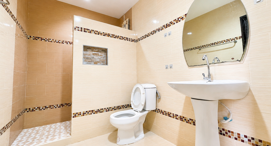 For rent 2 bedrooms townhouse in Lat Phrao, Bangkok