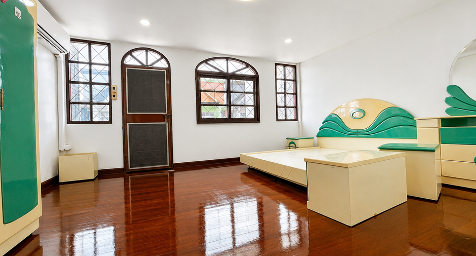 For rent 2 bedrooms townhouse in Lat Phrao, Bangkok
