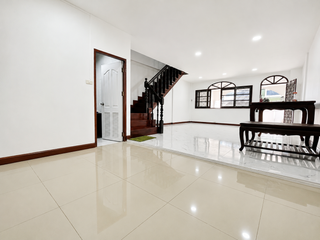 For rent 2 bedrooms townhouse in Lat Phrao, Bangkok