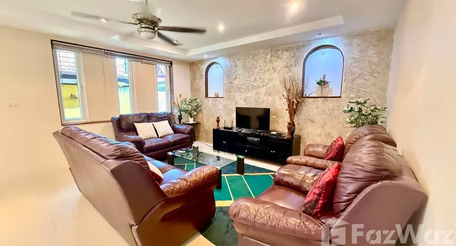 For rent and for sale 3 bedrooms villa in Bang Lamung, Chonburi