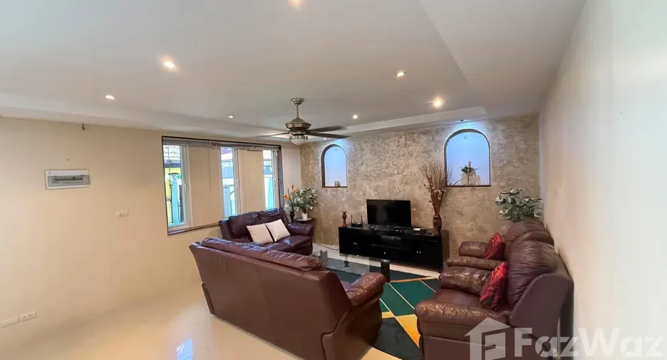 For rent and for sale 3 bedrooms villa in Bang Lamung, Chonburi