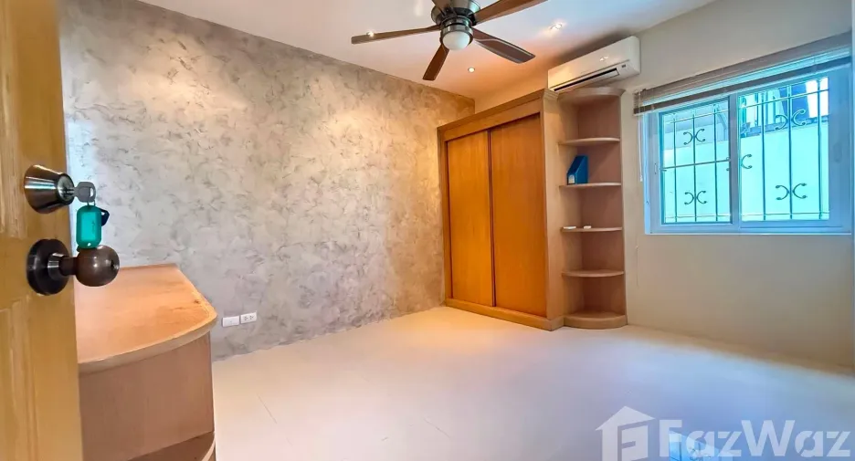 For rent and for sale 3 bedrooms villa in Bang Lamung, Chonburi