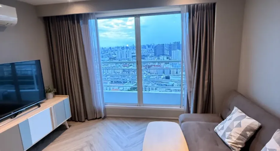 À louer 2 chambres condo à Bang Kapi, Bangkok