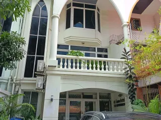 Reihenhaus zum Kauf mit 2 Zimmer in Suan Luang, Bangkok
