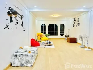 Casa adosada en venta de 3 habitaciones en Sai Mai, Bangkok