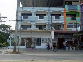 Local comercial en venta de 6 habitaciones en Bang Lamung, Chonburi