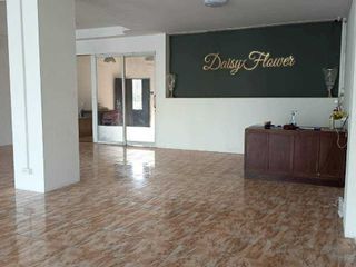 Local comercial en venta de 6 habitaciones en Bang Lamung, Chonburi