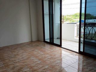 Local comercial en venta de 6 habitaciones en Bang Lamung, Chonburi