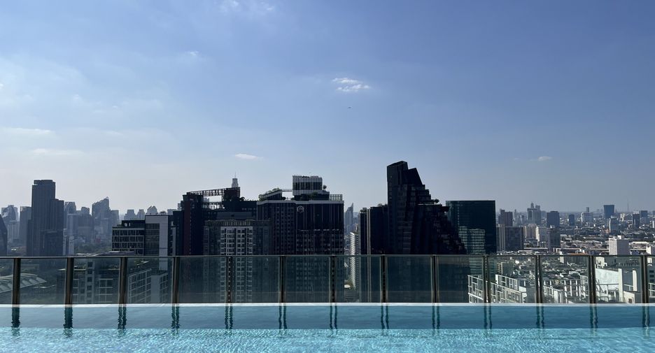 Condo en venta y en alquiler de 2 habitaciones en Huai Khwang, Bangkok