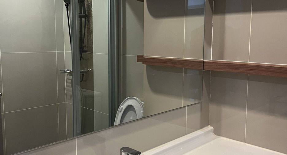 Condo en venta y en alquiler de 2 habitaciones en Huai Khwang, Bangkok