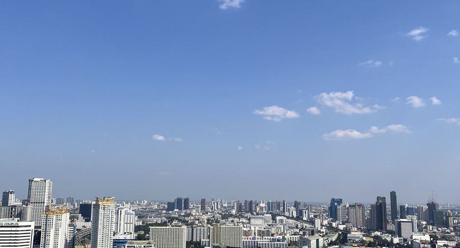 Condo en venta y en alquiler de 2 habitaciones en Huai Khwang, Bangkok