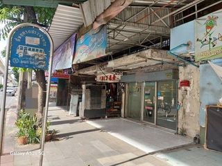 Casa adosada en venta de 3 habitaciones en Bang Khen, Bangkok