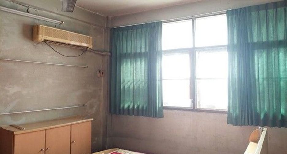 Casa adosada en venta de 3 habitaciones en Bang Khen, Bangkok