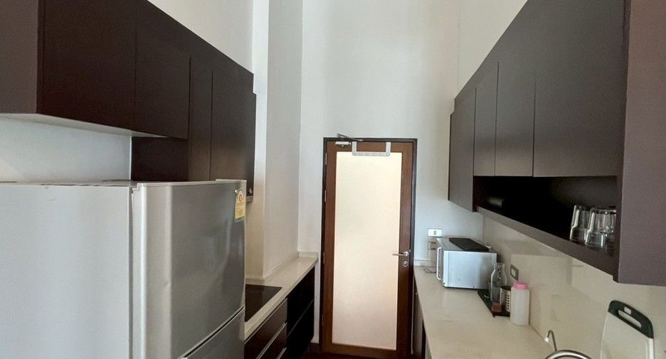 For rent 3 bedrooms condo in Watthana, Bangkok