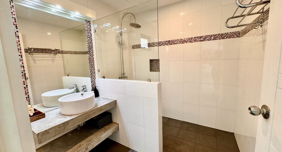 For rent 2 bedrooms villa in Mueang Phuket, Phuket