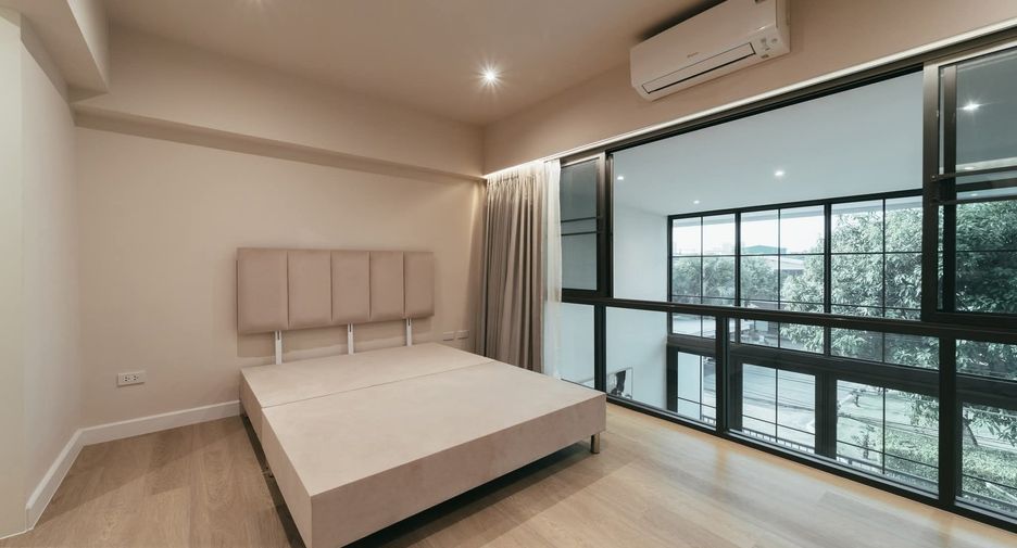 À vendre et à louer 5 chambres maison à Khlong Toei, Bangkok