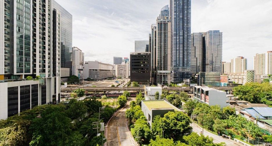 For rent 2 bedrooms condo in Huai Khwang, Bangkok
