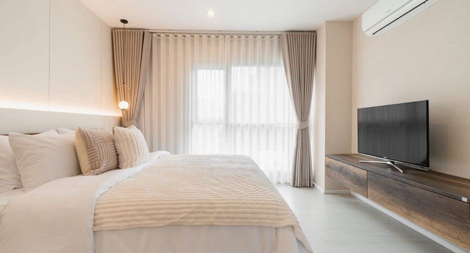 For rent 2 bedrooms condo in Huai Khwang, Bangkok