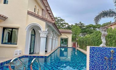 À louer 3 chambres villa à Huay Yai, Pattaya