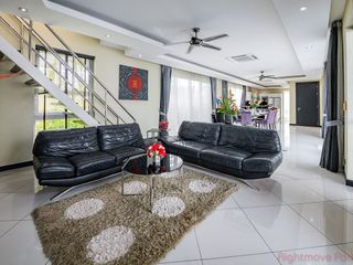 À vendre 5 chambres maison à Bang Lamung, Chonburi