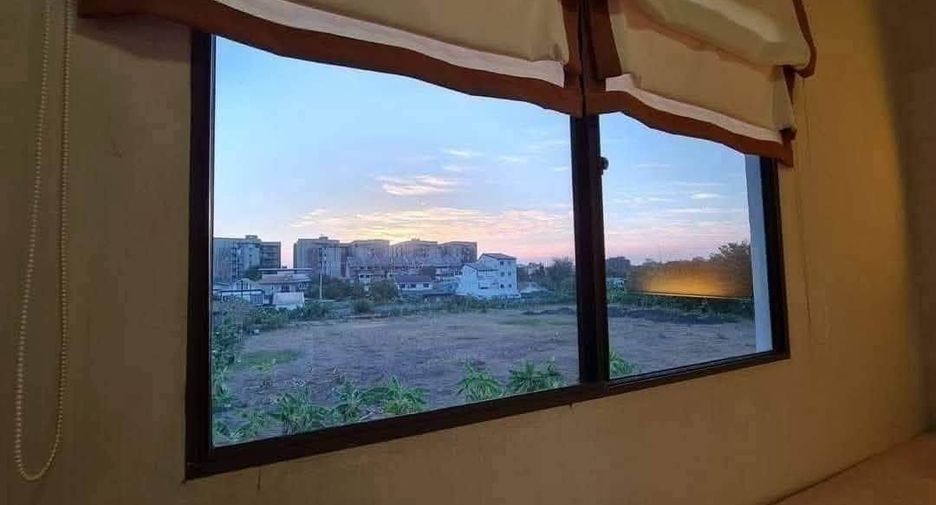 For rent 3 bedrooms house in Phra Khanong, Bangkok