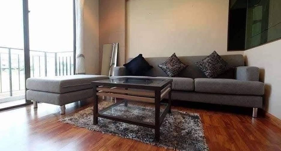 For rent 3 bedrooms house in Phra Khanong, Bangkok