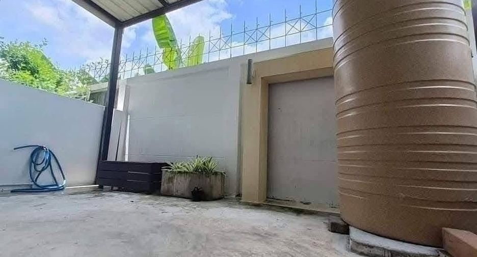For rent 3 bedrooms house in Phra Khanong, Bangkok