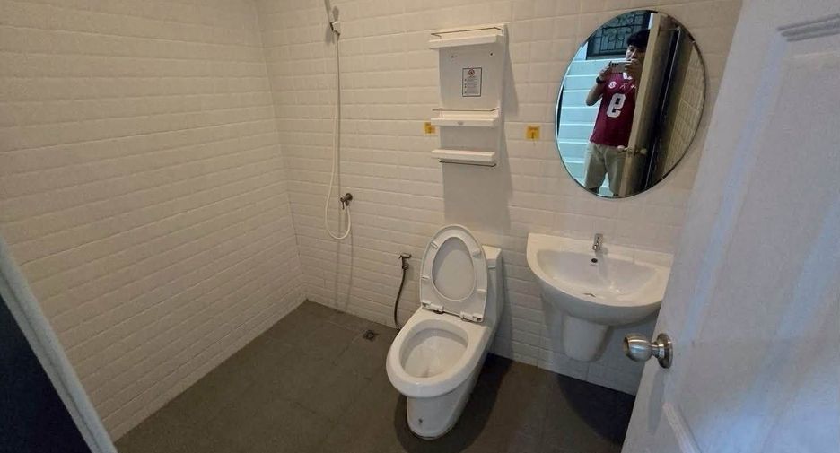For rent 4 ベッドルーム house in Wang Thonglang, Bangkok