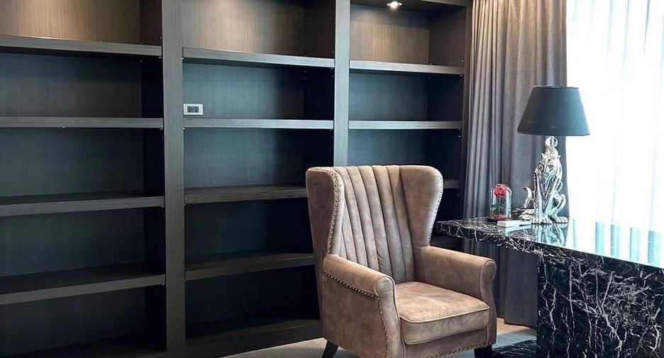 For sale 3 bedrooms condo in Watthana, Bangkok