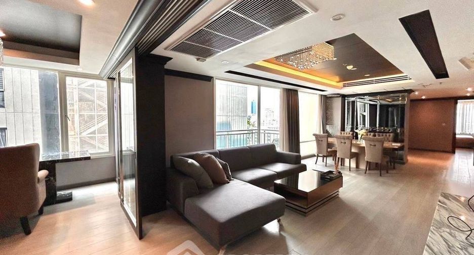For sale 3 bedrooms condo in Watthana, Bangkok
