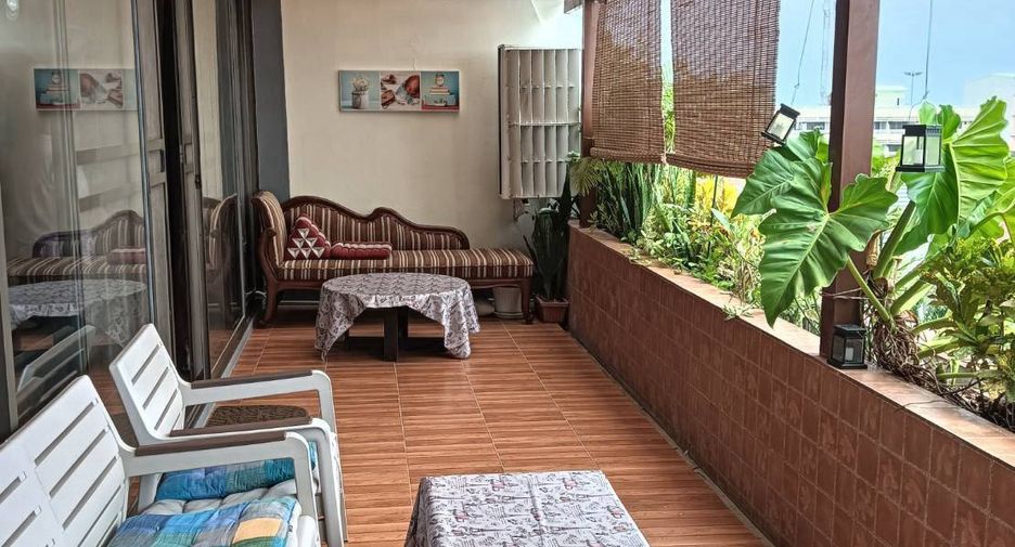 For sale 3 bedrooms condo in Jomtien, Pattaya