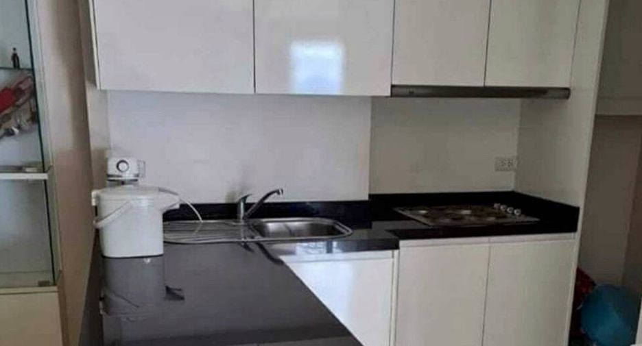 À vendre 2 chambres condo à Huai Khwang, Bangkok